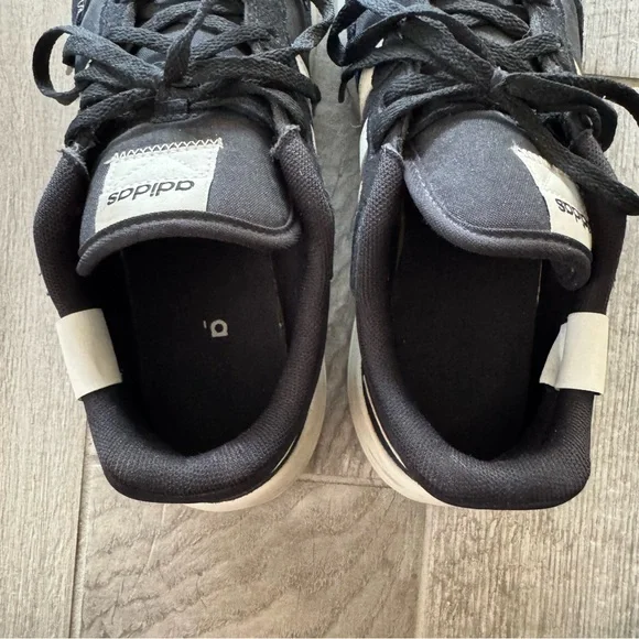 Adidas Retrorun Sneakers in Black and White - Picture 7 of 10